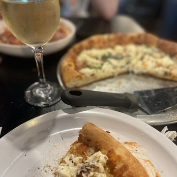 Da Boyz Original Pizza & Pasta - White pizza - Italian Near Me - Murrieta, California Da Boyz Original Pizza & Pasta - White pizza - Italian Near Me - Murrieta, California