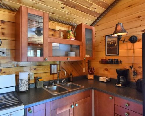 White Pine Lodge by null