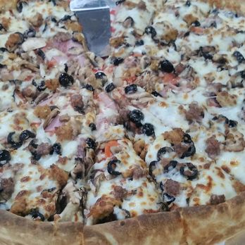 Pizza Twist - Combo MINUS onion & bell peppers.. BOMB.com!! Chicago style Deep Dish crust is AMAZE!! - Pizza Near Me - Fresno, California Pizza Twist - Combo MINUS onion & bell peppers.. BOMB.com!! Chicago style Deep Dish crust is AMAZE!! - Pizza Near Me - Fresno, California