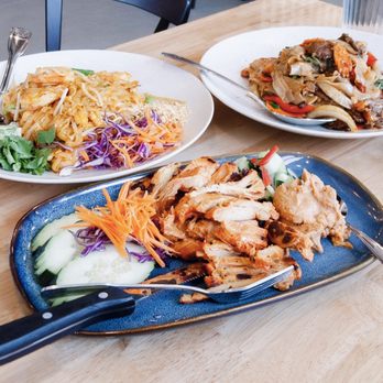 Ari's Thai Eatery - Chicken satay, drunken noodles with beef and pad Thai with shrimp - Thai Near Me - Azusa, California Ari's Thai Eatery - Chicken satay, drunken noodles with beef and pad Thai with shrimp - Thai Near Me - Azusa, California