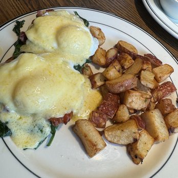 Mimi's Cafe - American Near Me - Chesterfield, Missouri