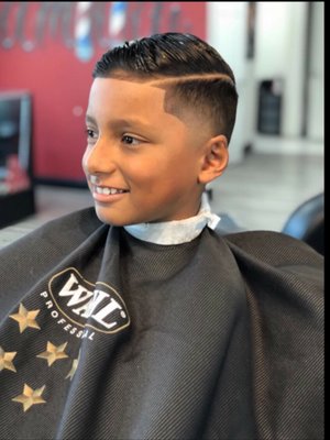La Familia Barbershop by null