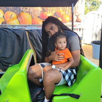 Tina's Pumpkin Patch - Train - Pumpkin Patches Near Me - Sherman Oaks, California Tina's Pumpkin Patch - Train - Pumpkin Patches Near Me - Sherman Oaks, California