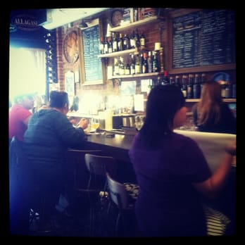 Inwood Local - Brunch onstage am - Bars Near Me - New York, New York
