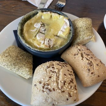 The New Inn - Camembert cheese starter to share served with garlic, rosemary and crusty bread - Pubs Near Me - Winchelsea, ESX