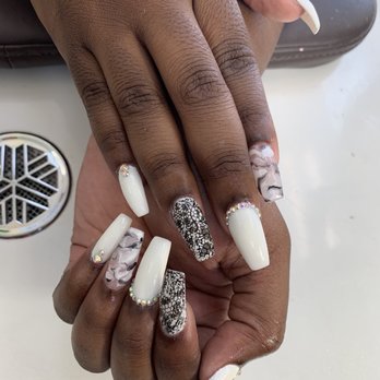 Diva Nails and Spa - Nail Salons Near Me - Gardena, California