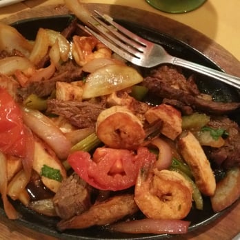 Las Placitas - Pembersih sampah - Salvadoran Near Me - Washington, DC, District of Columbia