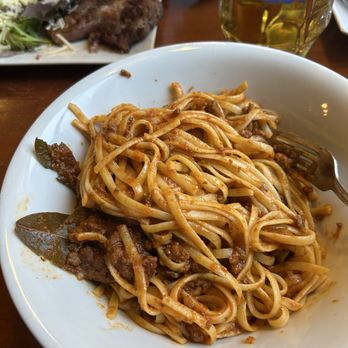 Brussels Grill Grand Place Brussels - Spaghetti Bolognese - Belgian Near Me - Brussels, BRU Brussels Grill Grand Place Brussels - Spaghetti Bolognese - Belgian Near Me - Brussels, BRU