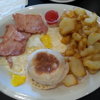 Maple Leaf Diner - Canadian bacon breakfast platter!!! - American Near Me - Dallas, Texas Maple Leaf Diner - Canadian bacon breakfast platter!!! - American Near Me - Dallas, Texas