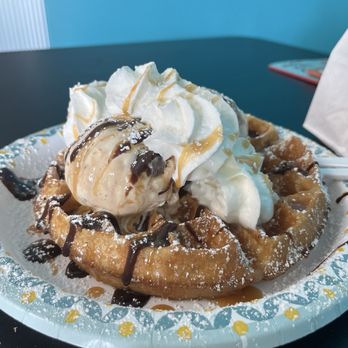 Ocoee Scoops - Belgium waffle with sea turtle ice cream drizzled with caramel and chocolate syrup - Ice Cream & Frozen Yogurt Near Me - Benton, Tennessee Ocoee Scoops - Belgium waffle with sea turtle ice cream drizzled with caramel and chocolate syrup - Ice Cream & Frozen Yogurt Near Me - Benton, Tennessee
