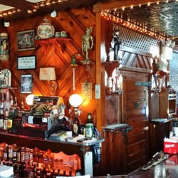 Angelo's Fairmount Tavern - The bar