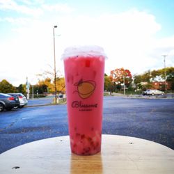 Blossom Juicy Bar - Dragon fruit Milk tea