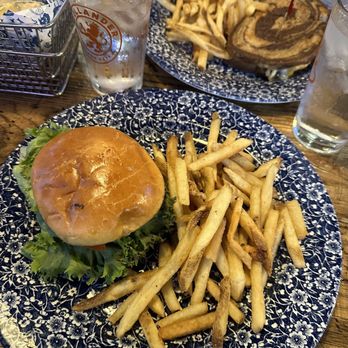 Café Hollander Hilldale - American Near Me - Madison, Wisconsin Café Hollander Hilldale - American Near Me - Madison, Wisconsin