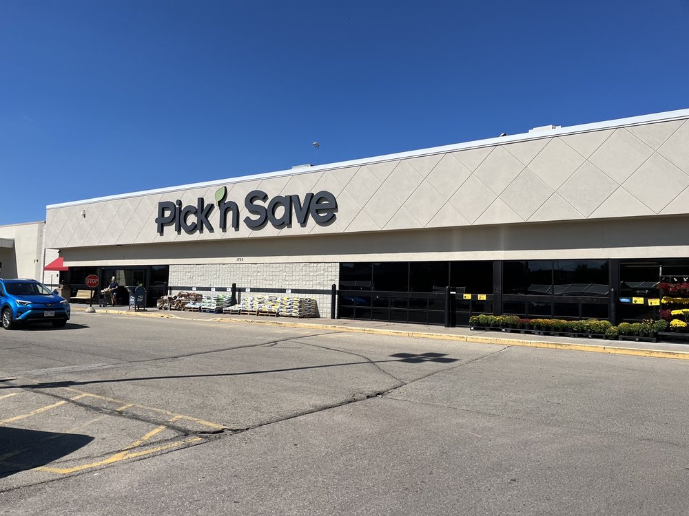 STOUGHTON PICK’N SAVE Updated September 2024 16 Reviews 1750 Hwy