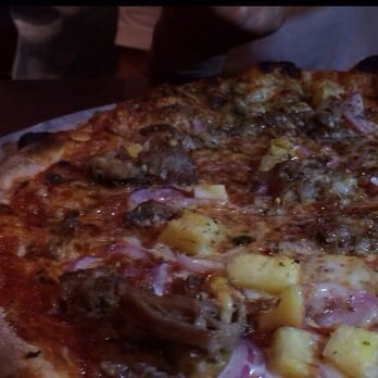 Flatbread Company - Kalua pork flatbread - Pizza Near Me - Paia, Hawaii Flatbread Company - Kalua pork flatbread - Pizza Near Me - Paia, Hawaii