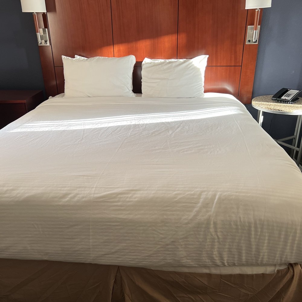Sonesta Simply Suites Phoenix Tempe - Bed room - Hotels Near Me - Tempe, Arizona Sonesta Simply Suites Phoenix Tempe - Bed room - Hotels Near Me - Tempe, Arizona