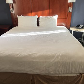 Sonesta Simply Suites Phoenix Tempe - Bed room - Hotels Near Me - Tempe, Arizona Sonesta Simply Suites Phoenix Tempe - Bed room - Hotels Near Me - Tempe, Arizona