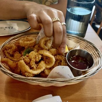 Dara - Calamari - Thai Near Me - Philadelphia, Pennsylvania