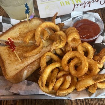 Daddy Mac's Down Home Dive - Papa's Patty Melt and Curly Fries - American Near Me - Asheville, North Carolina Daddy Mac's Down Home Dive - Papa's Patty Melt and Curly Fries - American Near Me - Asheville, North Carolina