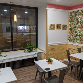 LuLu’s Pizza - Dining room - Pizza Near Me - Duluth, Minnesota LuLu’s Pizza - Dining room - Pizza Near Me - Duluth, Minnesota