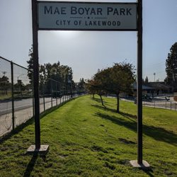 Mae Boyar Park - Streetside sign