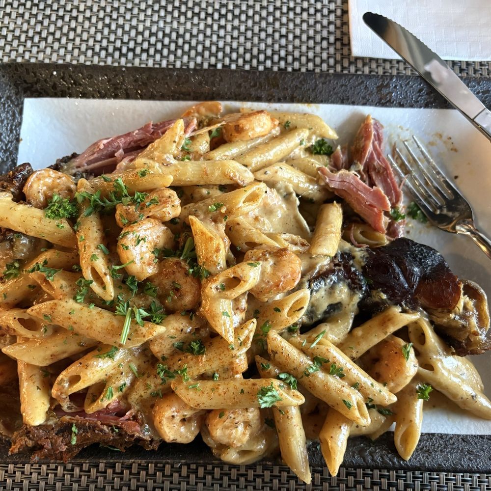 Stuffed Turkey Leg / Cajun Creamy Shrimp Pasta Stuffed Turkey Leg / Cajun Creamy Shrimp Pasta