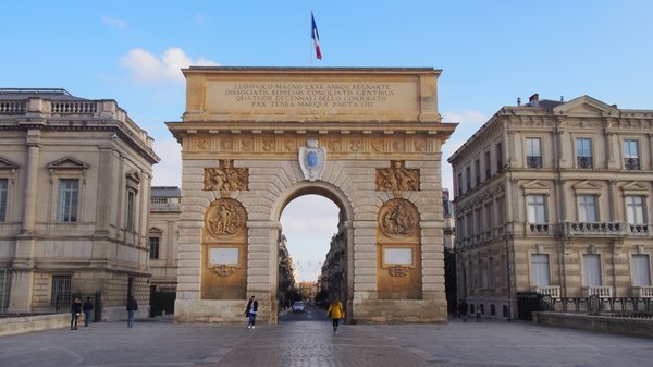 Arc de Triomphe by null