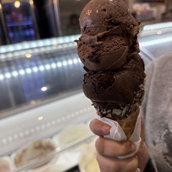 Summer's Ice Cream - Dark chocolate & Chocolate fudge - Ice Cream & Frozen Yogurt Near Me - Toronto, Ontario Summer's Ice Cream - Dark chocolate & Chocolate fudge - Ice Cream & Frozen Yogurt Near Me - Toronto, Ontario