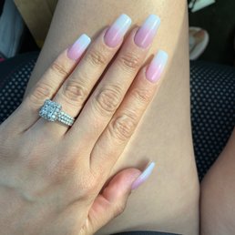 Ombré nails by Linn