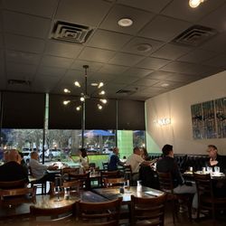 Zest Kitchen & Bar - Dining area