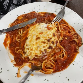 Genovas Italian Restaurant & Pizza - Chicken Parmigiana - Pizza Near Me - Burkburnett, Texas Genovas Italian Restaurant & Pizza - Chicken Parmigiana - Pizza Near Me - Burkburnett, Texas