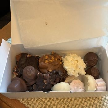 The Fudge Kettle - Assorted noms-they were delicious - Candy Stores Near Me - Avon, Indiana