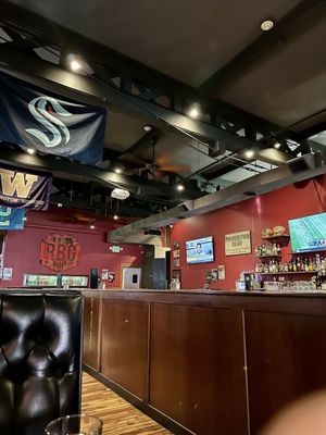 Redmond's Bar & Grill by null