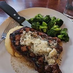 Delicious steak broccoli and mashed potato's Delicious steak broccoli and mashed potato's