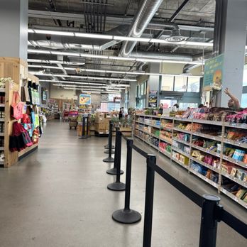 Trader Joe's - Trader Joes front area - Grocery Near Me - Santa Monica, California