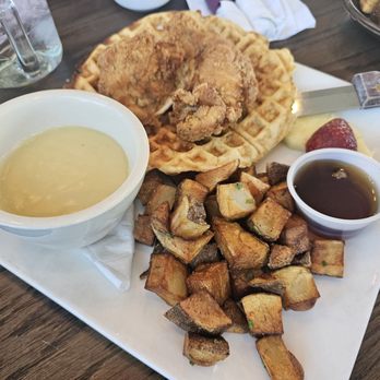 The Tommyfield Gastro Pub - Chicken waffle - Gastropubs Near Me - Calgary, Alberta