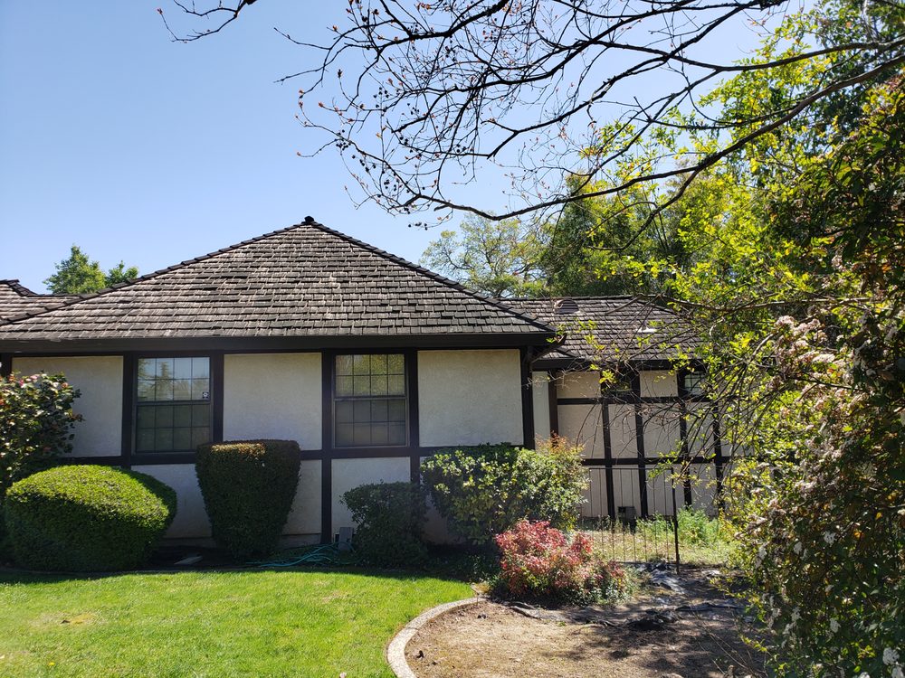 Slide of Bob Jahn's Roofing