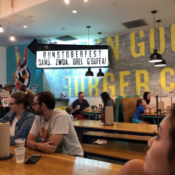 Big Buns - Table seating - Burgers Near Me - Arlington, Virginia