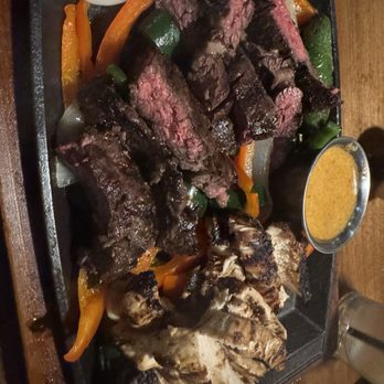La Cosecha Mexican Table - 1lb chicken and wagu fajitas - New Mexican Cuisine Near Me - New Braunfels, Texas La Cosecha Mexican Table - 1lb chicken and wagu fajitas - New Mexican Cuisine Near Me - New Braunfels, Texas