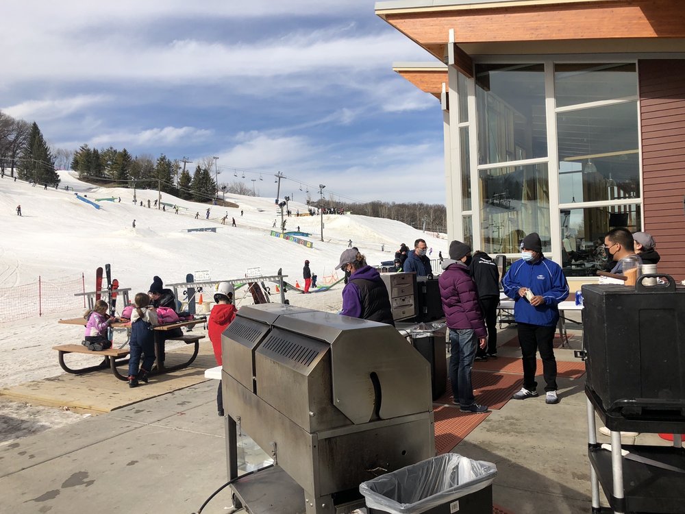 HYLAND HILLS SKI AREA - 30 Photos & 16 Reviews - Ski Schools - 8800