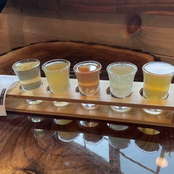 Daggers Meadery - Mead flight. Also has great popcorn. - Meaderies Near Me - Granville, Massachusetts Daggers Meadery - Mead flight. Also has great popcorn. - Meaderies Near Me - Granville, Massachusetts