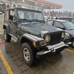 Leon's Auto Body & Sales