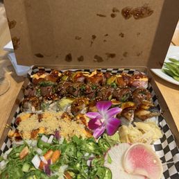 Sushi box! Sushi box!