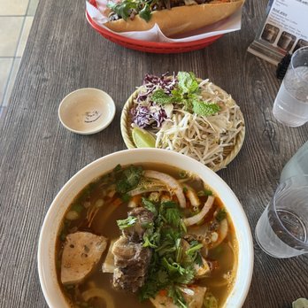 LongAn Restaurant  - #17 Bun bo Hue #27 Banh mi bo kho - Vietnamese Near Me - Glenview, Illinois