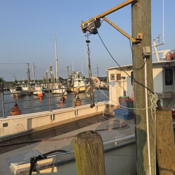 Guilford Lobster Pound - Scenic outdoor shot - Seafood Near Me - Guilford, Connecticut