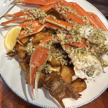 Red Lobster - Snow crab - Seafood Near Me - Omaha, Nebraska