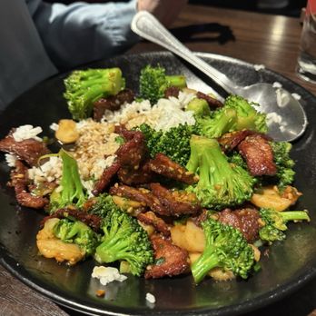 P.F. Chang's - Beef with Broccoli - Chinese Near Me - Albuquerque, New Mexico