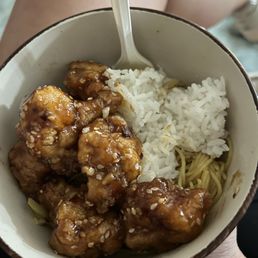 Sesame chicken with white rice and Singapore noodles