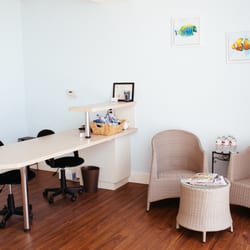 Esther Lee, DMD - Recepotion area