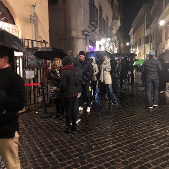 Cantina e Cucina - Long line but it's worth it!!! FYI- 8pm seems to be the peak dinner hour. We came around 8 and line kept growing! - Cafeteria Near Me - Rome, RM